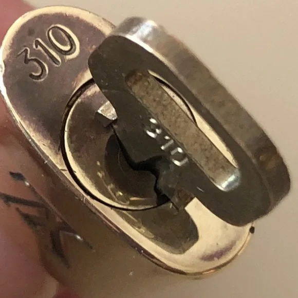 Gold LV Padlock 🔐 - Picture 8 of 9